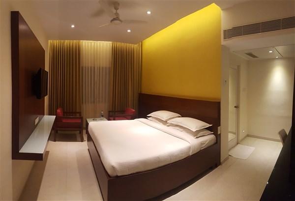 Gayathri Hotels Tiruppur Exterior foto