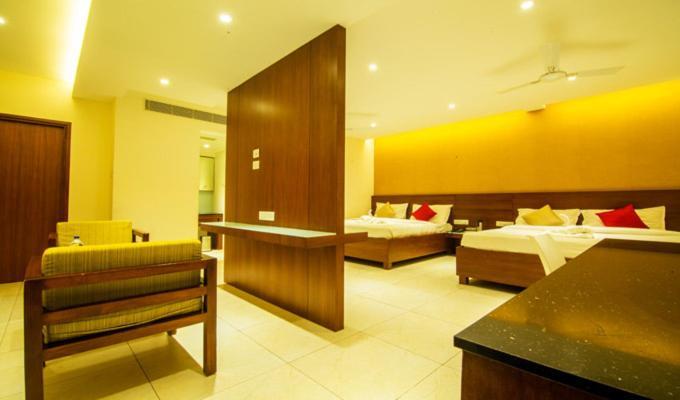 Gayathri Hotels Tiruppur Exterior foto